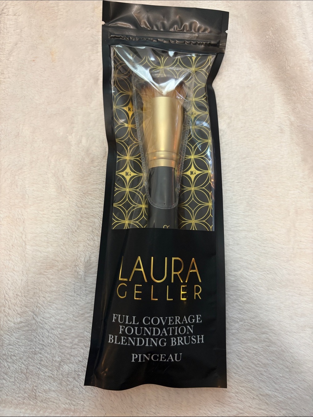 Laura Geller- Full coverage foundation brush
